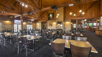 Breakfast, lunch and dinner served