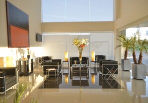 Sala de estar en el lobby