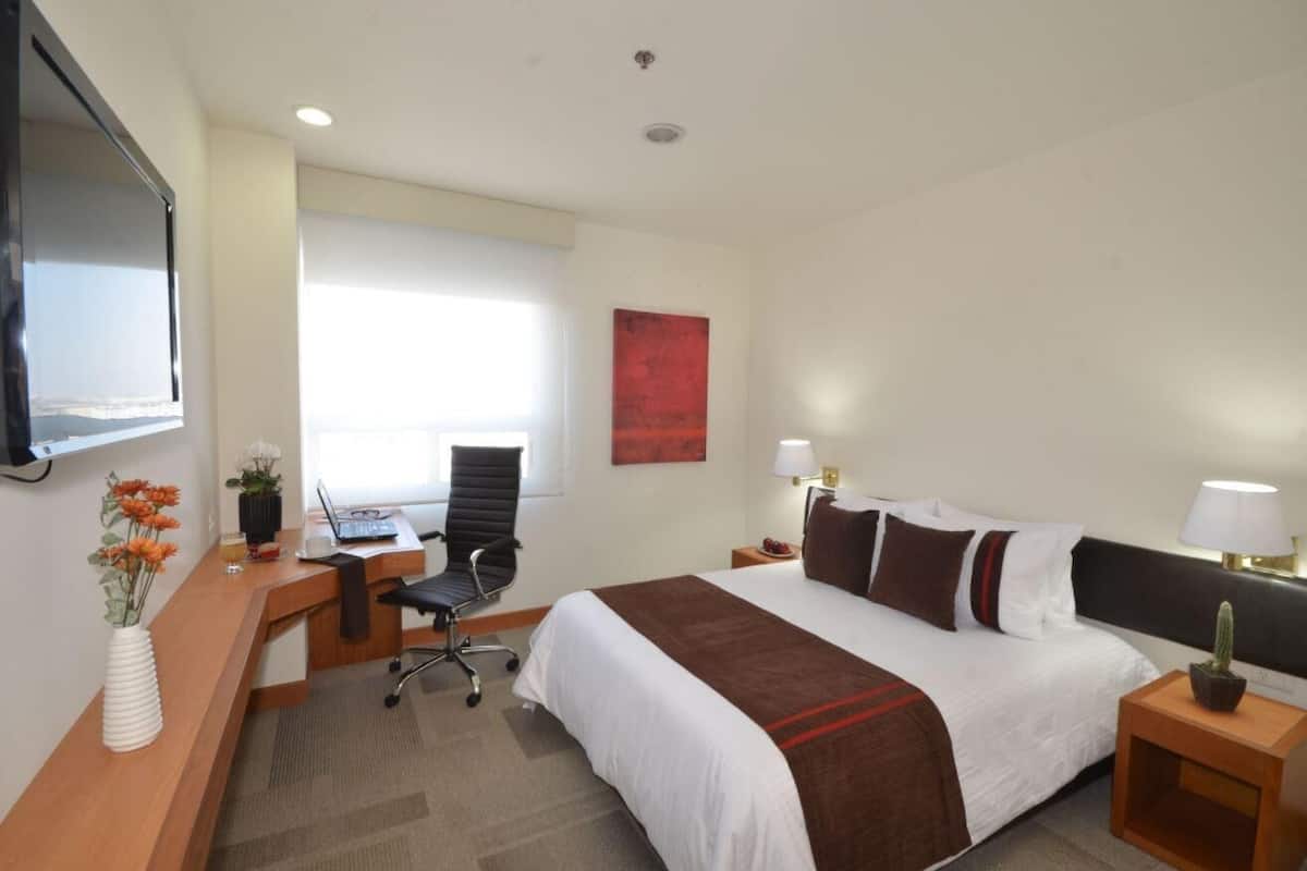 In-room safe, desk, iron/ironing board, free WiFi