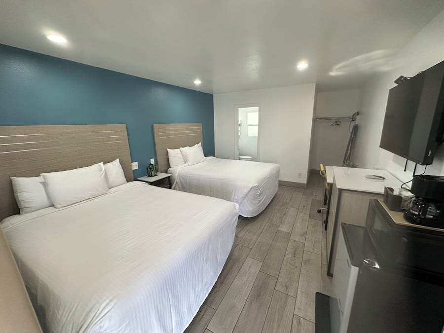 Standard Room, 2 Queen Beds