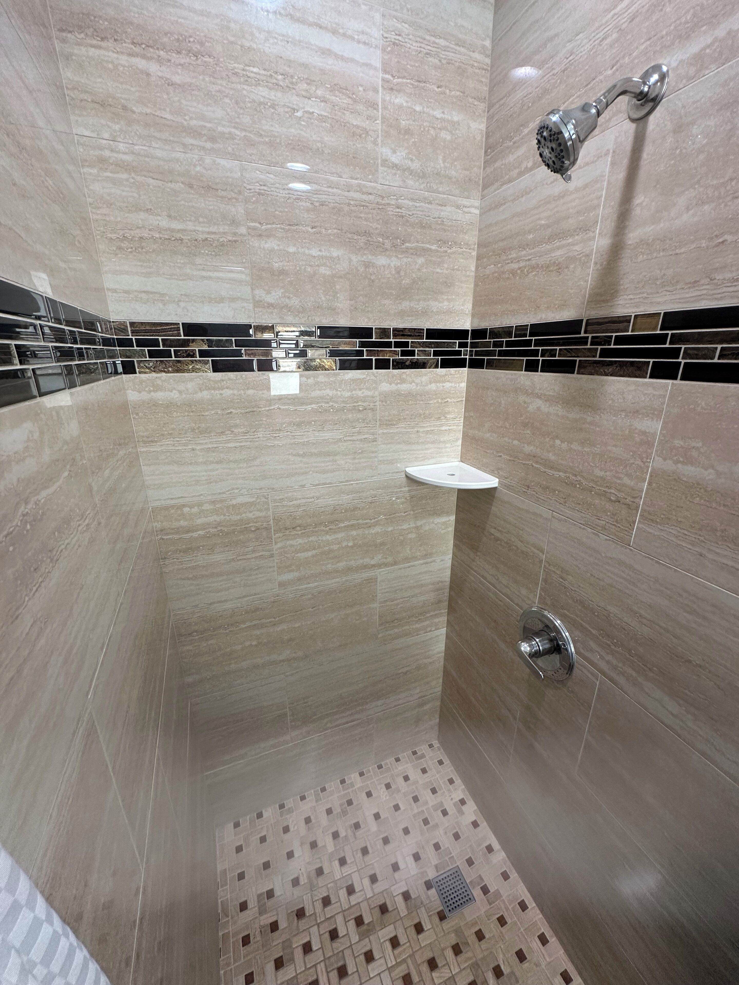 Deluxe Room | Bathroom