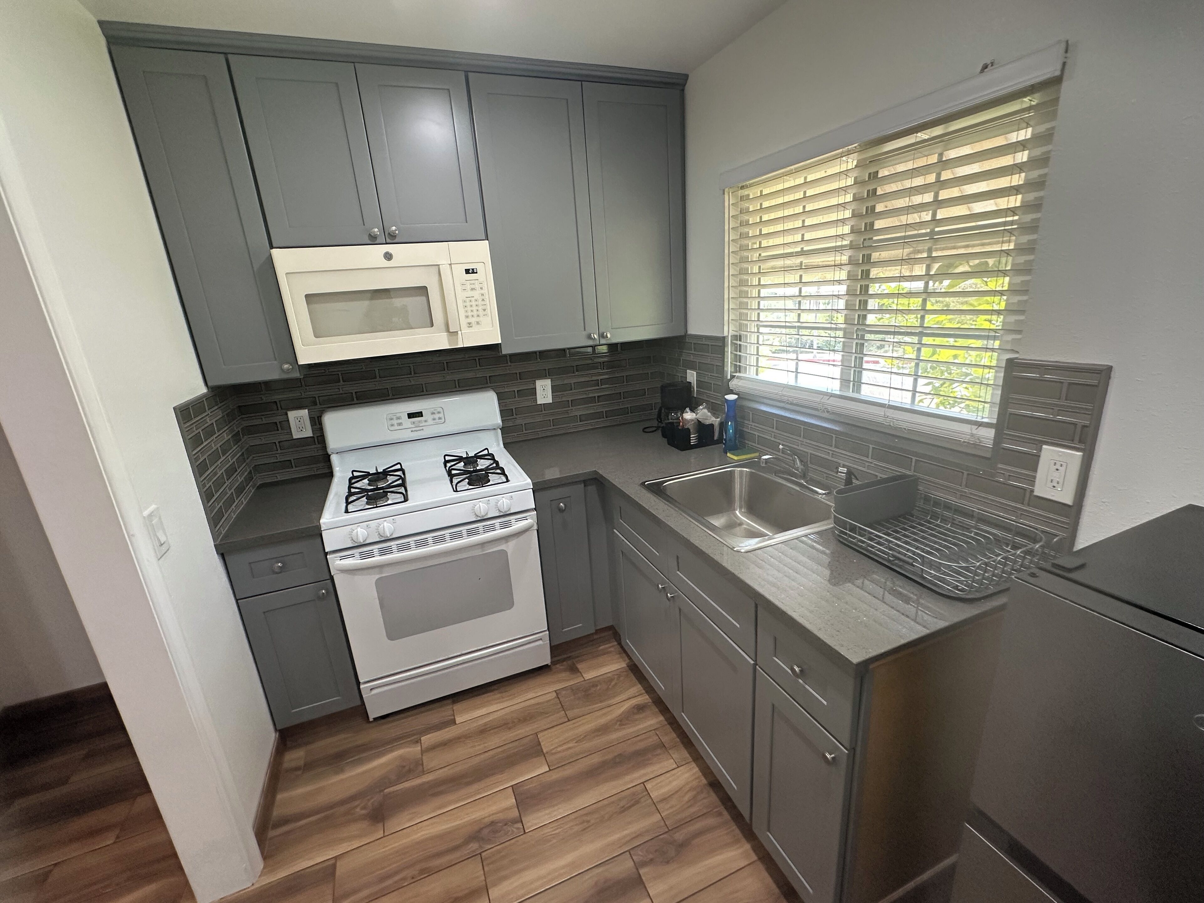 冰箱、微波炉、茶具/咖啡用具