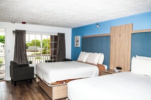 Romantic Suite, 1 Bedroom, Jetted Tub, Pool View | Premium bedding, down comforters, pillowtop beds, individually decorated - The Sea View Motel (Ogunquit)