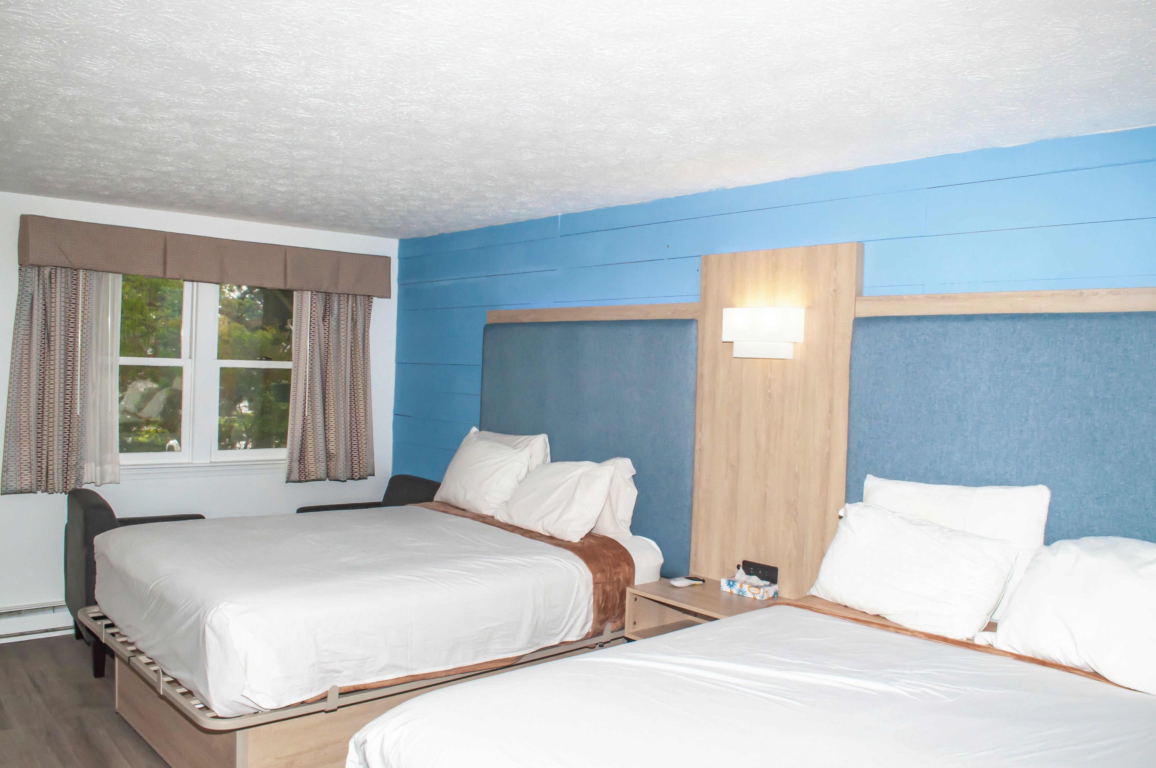 浪漫套房, 1 間臥室, 按摩浴缸, 泳池景觀 | 高級寢具、羽絨被、舒適加層、獨特裝潢