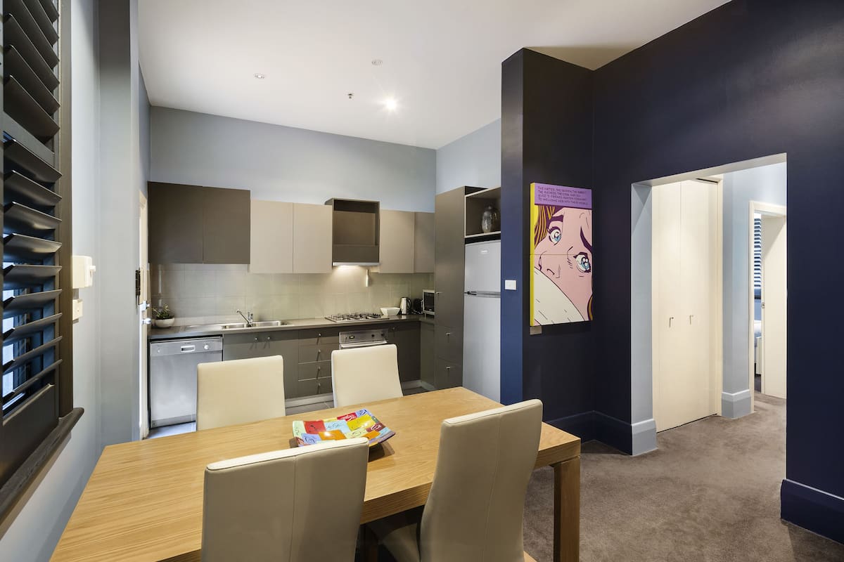 georges studio | private kitchen | fridge, microwave