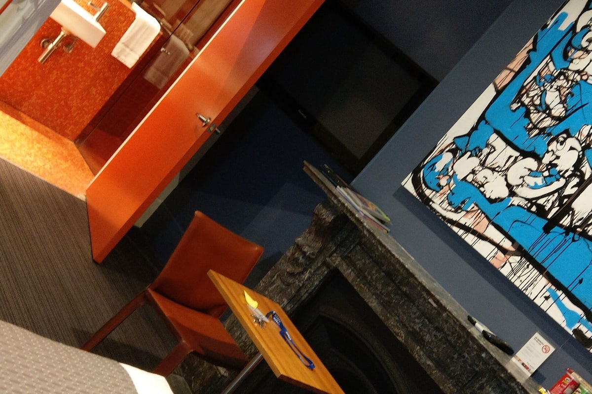 chambre boheme | living area | 40-inch plasma tv with digital channels, tv