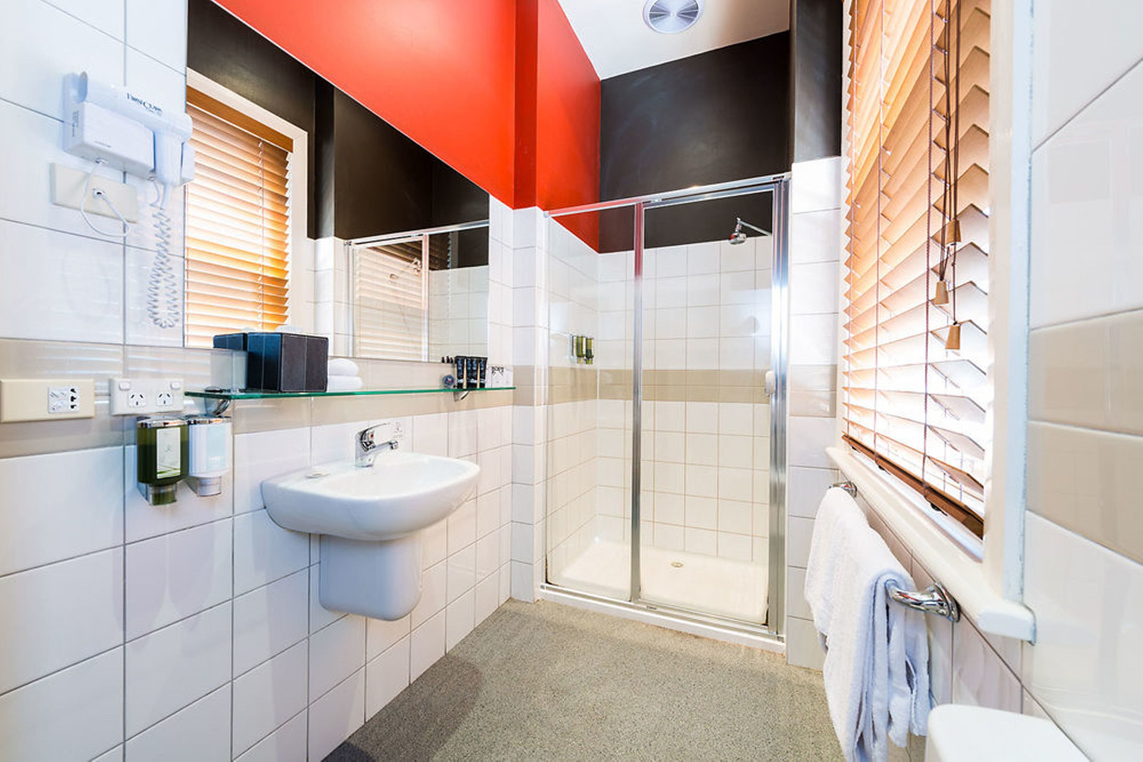balazac room | bathroom | shower, free toiletries, hair dryer, towels