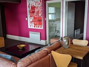 Georges Studio | Living area - Tolarno Hotel (St Kilda)