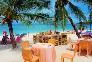 Breakfast, lunch and dinner served  - Seaboard Bungalows (Ko Pha-ngan)