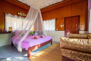 Beachfront | In-room safe, desk, free WiFi, bed sheets - Seaboard Bungalows (Ko Pha-ngan)
