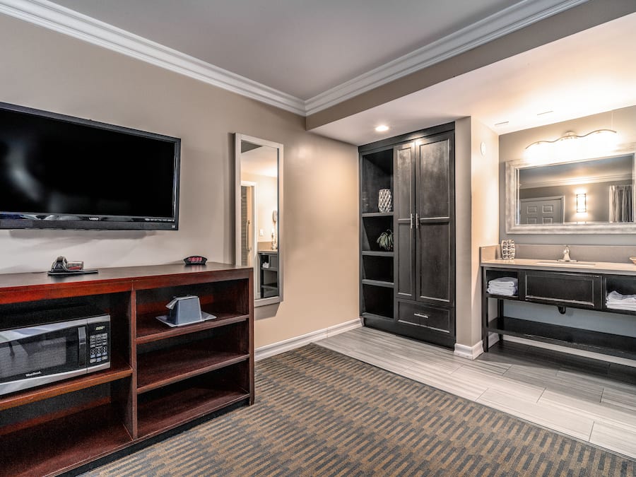 Basic Double Room | Iron/ironing board, free WiFi, bed sheets