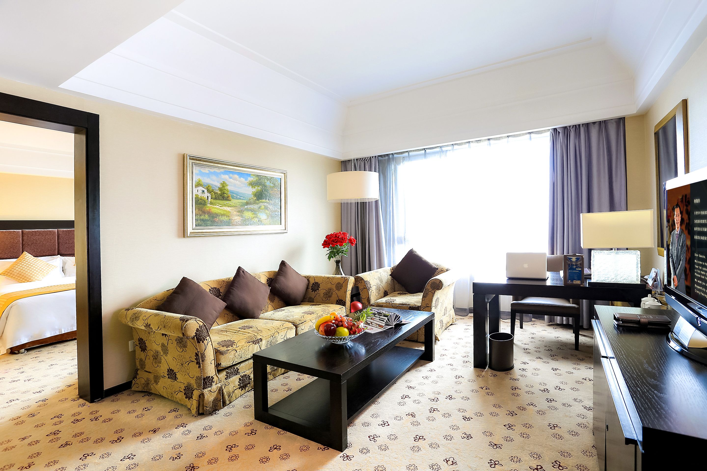 premium bedding, down duvets, free minibar items, in-room safe