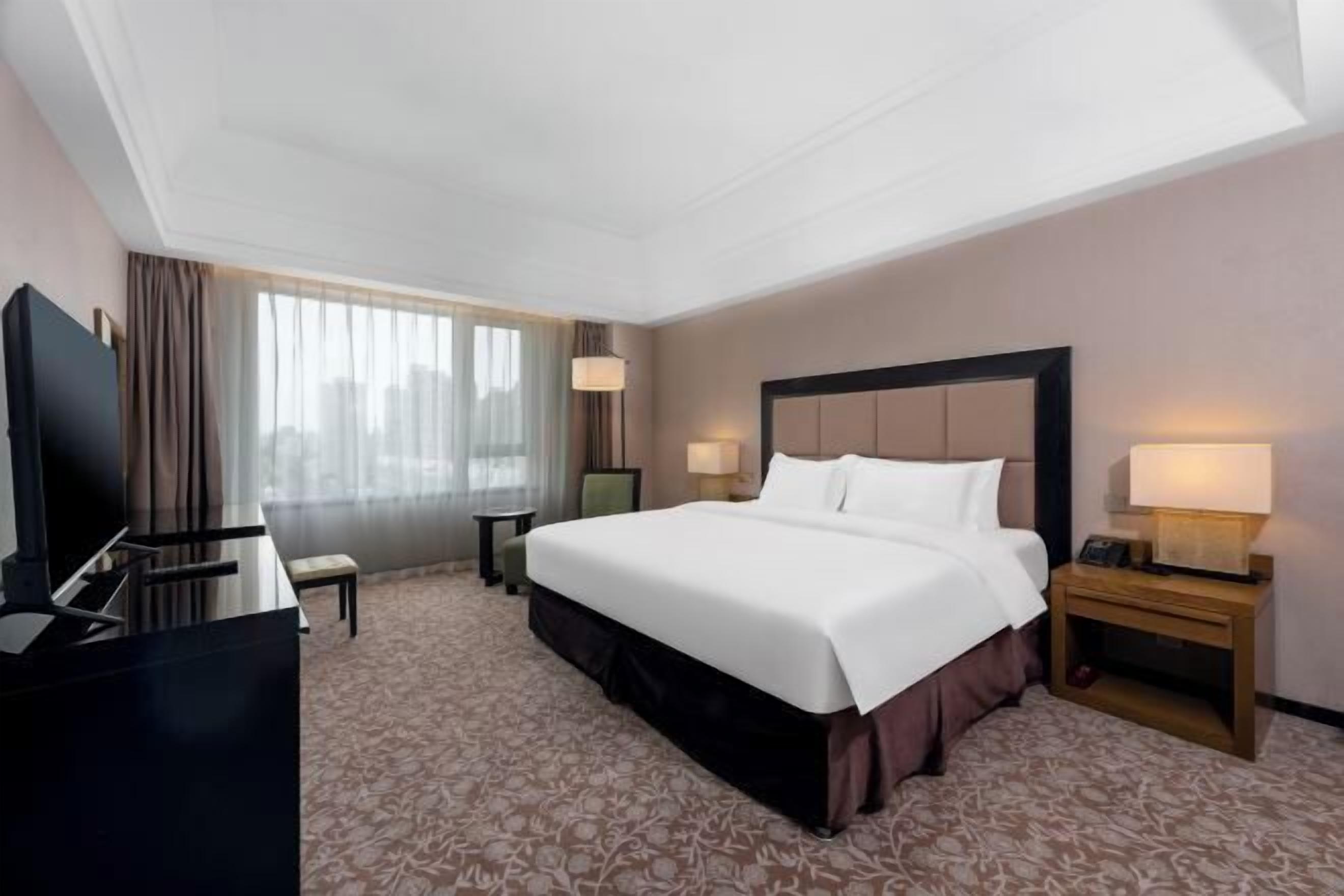 Ropa de cama de alta calidad, cubrecamas y artículos del minibar gratis 