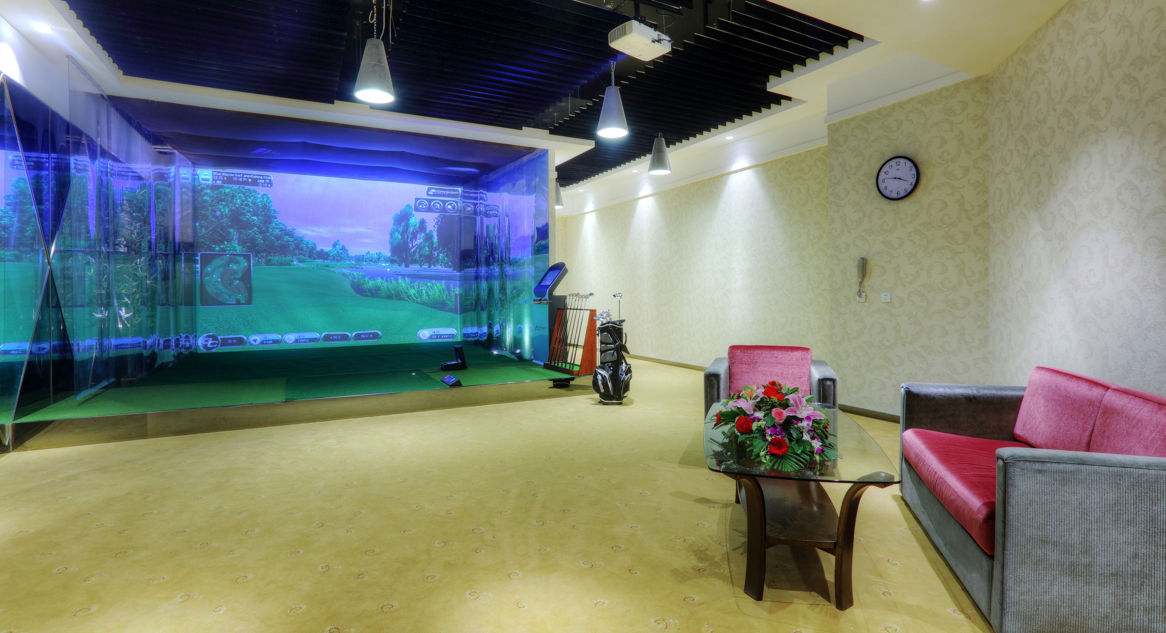 Campo pratica di golf al coperto