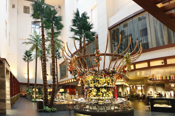 3 restaurants servant le petit déjeuner, spécialités Cuisine asiatique