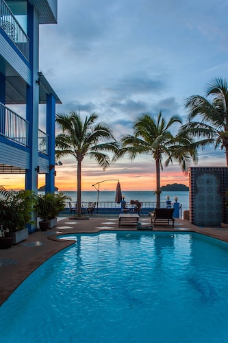 Pearl By The Sea Resort