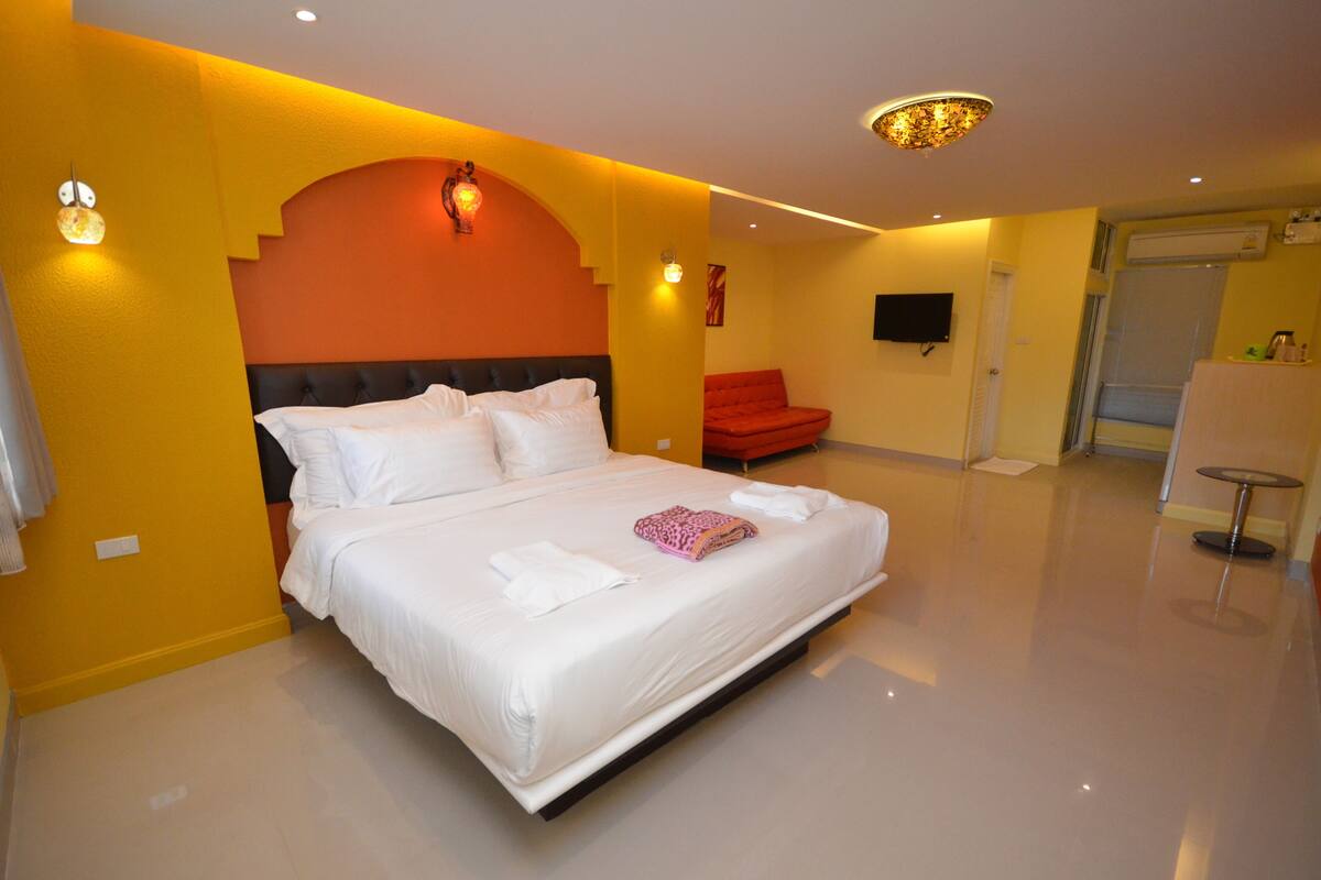 deluxe room | 1 bedroom, desk, blackout curtains, free wifi