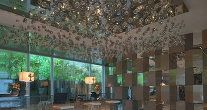 Damas Suites & Residences