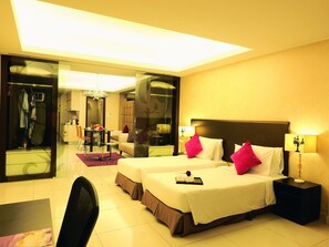 Suite, 1 soverom | Oppholdsrom | LCD-TV