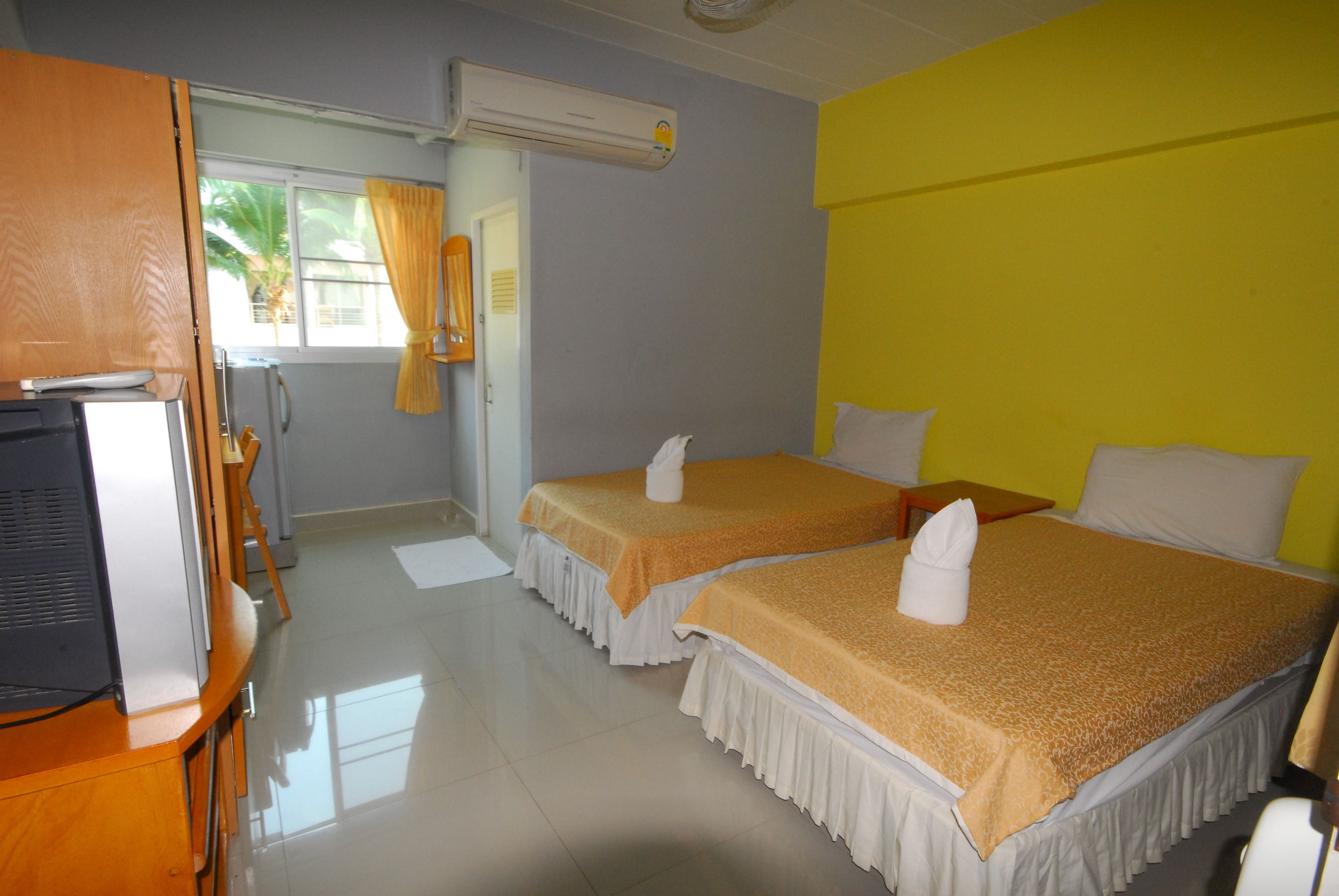 standard twin room | rollaway beds, free wifi, bed sheets