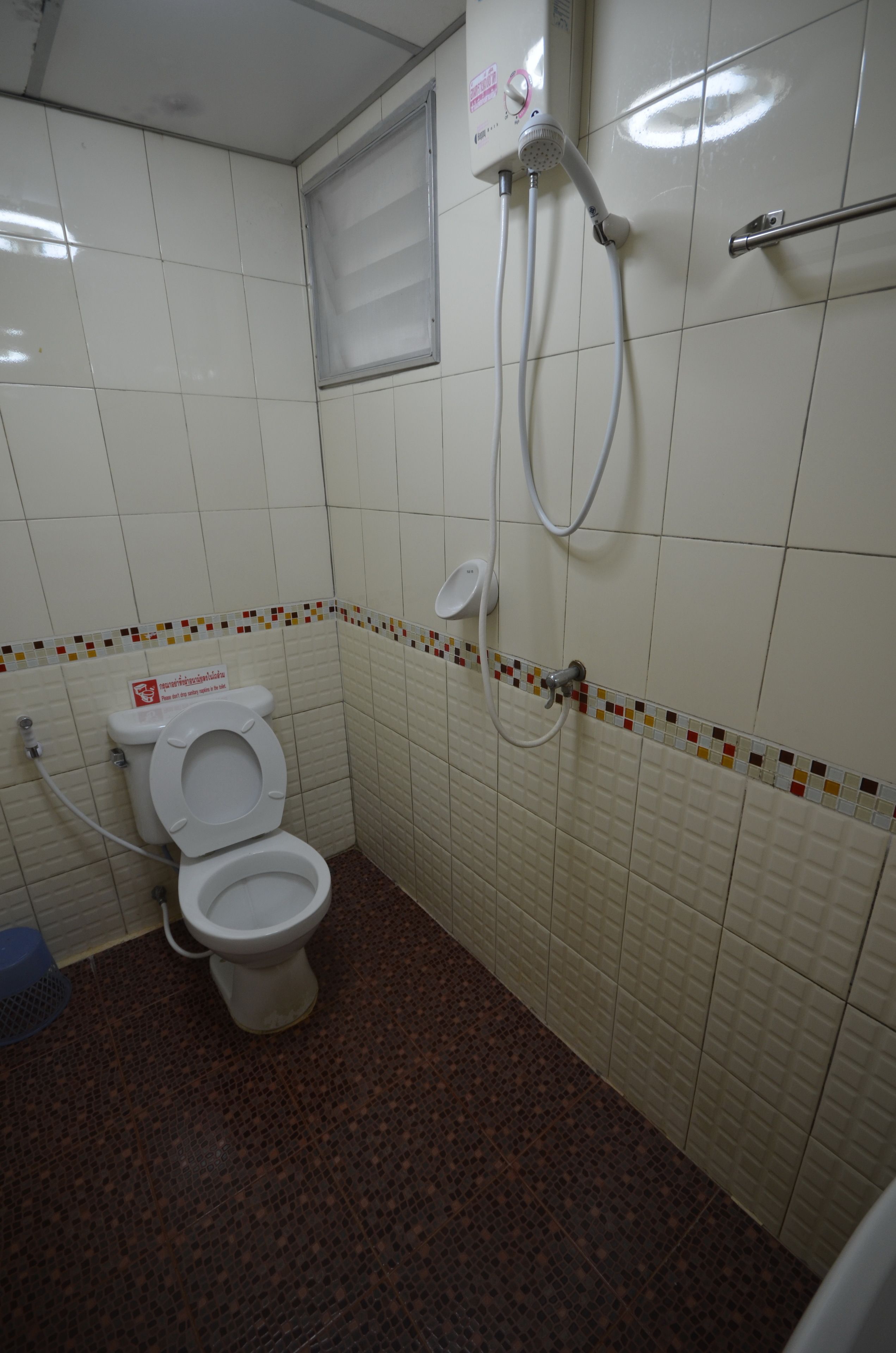 superior twin room | bathroom | shower, free toiletries, towels