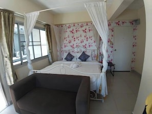 Deluxe Room, 1 Double Bed | Rollaway beds, free WiFi, bed sheets