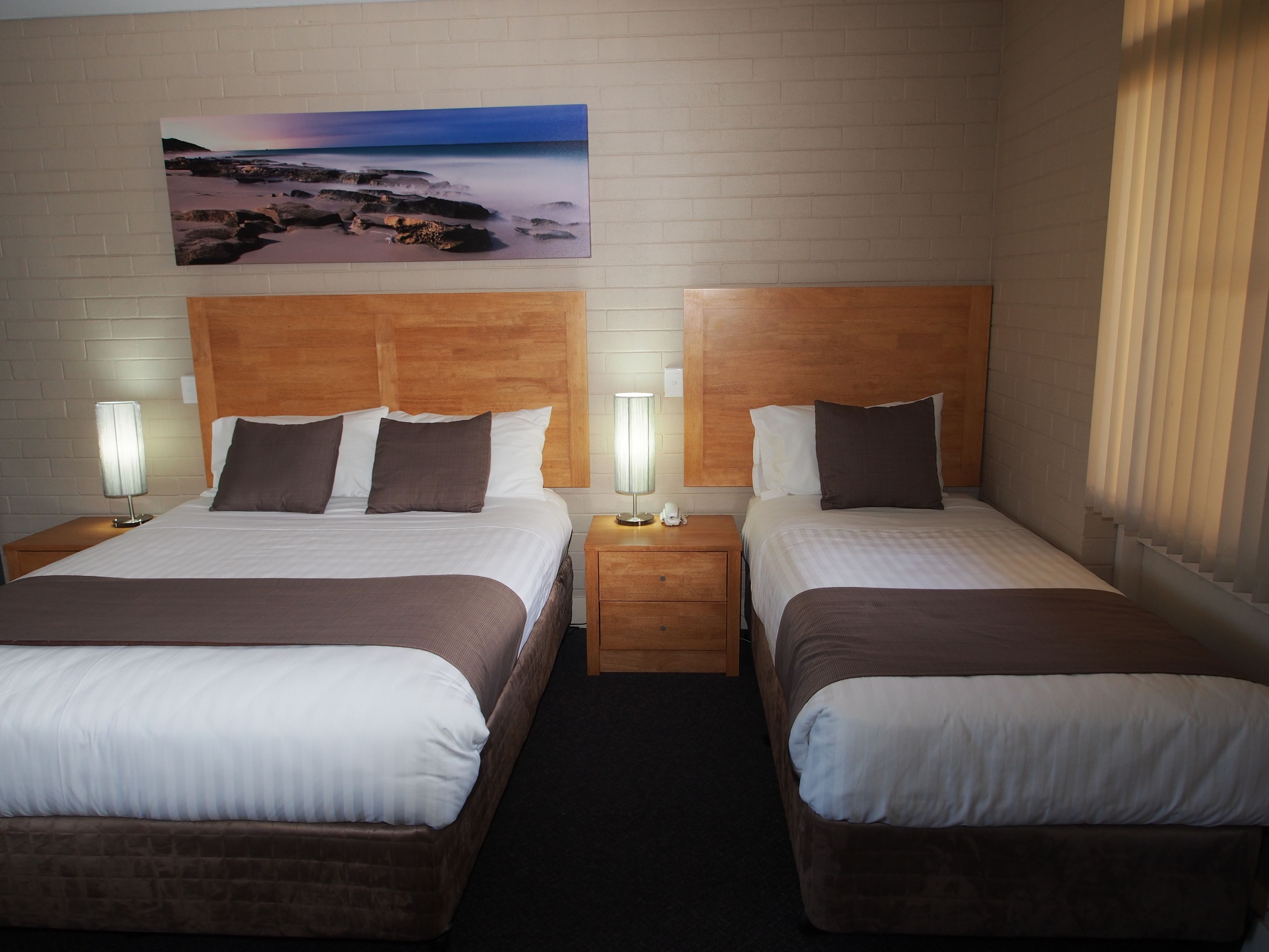 Ropa de cama de alta calidad, edredón y tabla de planchar con plancha 