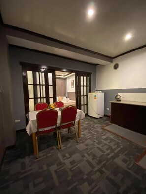 Dining - AMAX Inn Makati (Makati)