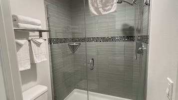 Room, 1 King Bed, Non Smoking | Pillowtop beds, desk, laptop workspace, free WiFi