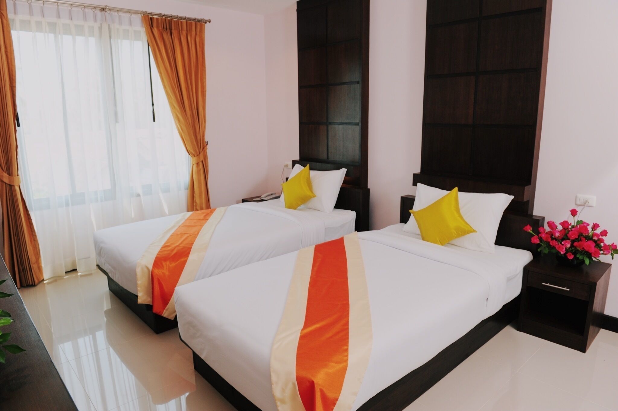 Habitación Deluxe | Caja fuerte, escritorio, cunas gratuitas y wifi gratis