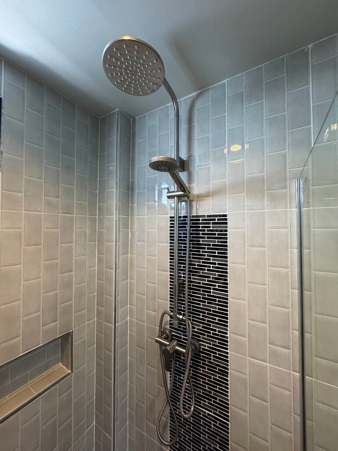 city studio | bathroom | shower, hair dryer, bidet, towels