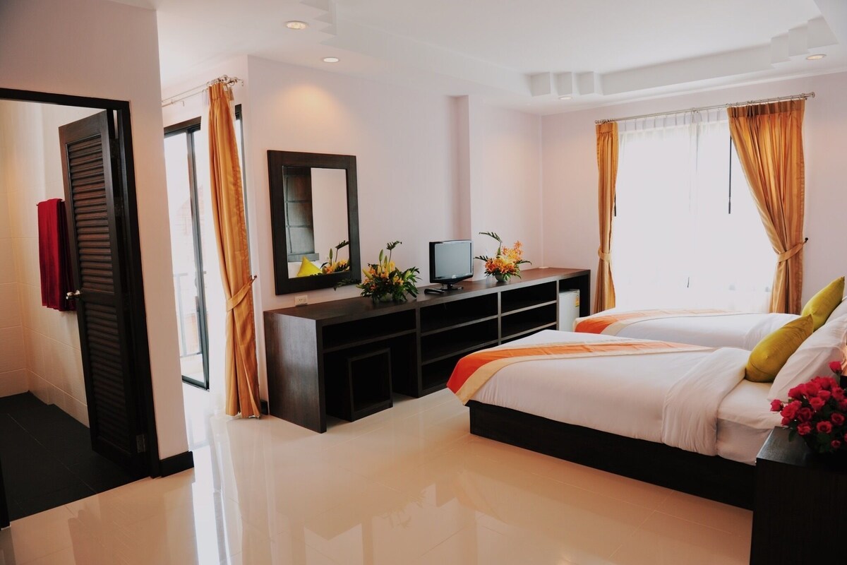 In-room safe, desk, cribs (free), WiFi (free)