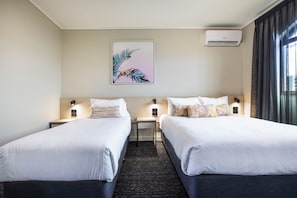 Iron/ironing board, free WiFi, bed sheets - Nightcap at Springwood Hotel (Springwood)