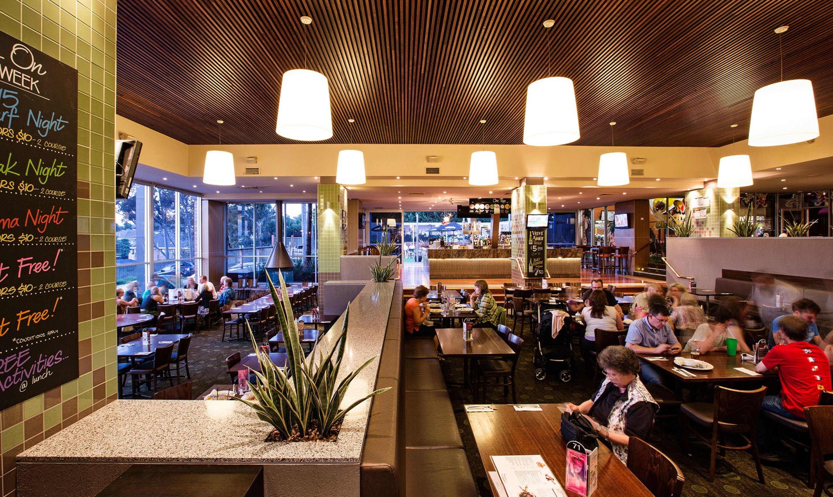 lunch, dinner served; local cuisine, al fresco dining