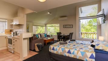 Apartment | 1 bedroom, premium bedding, individually furnished, iron/ironing board