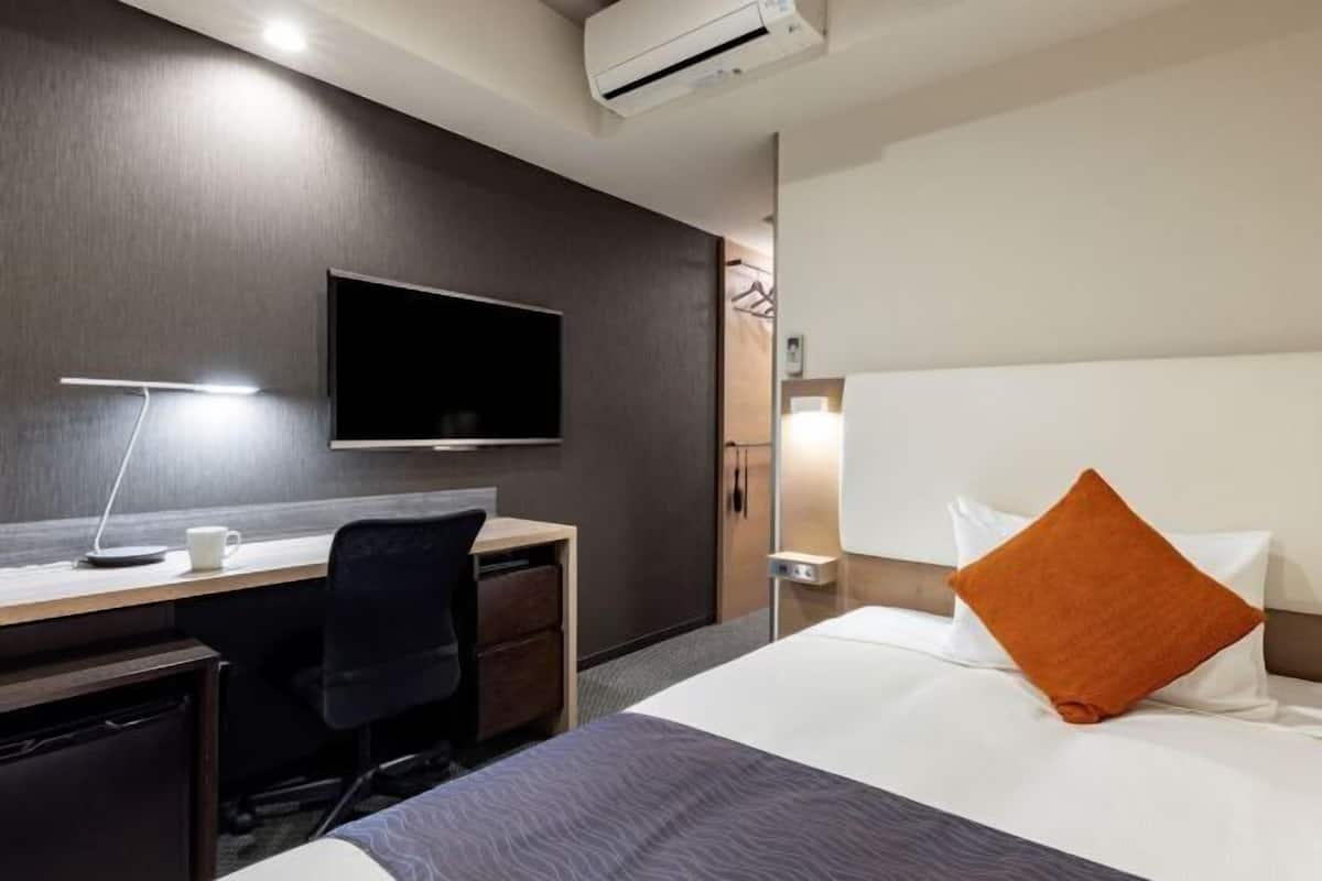 In-room safe, desk, blackout drapes, free WiFi