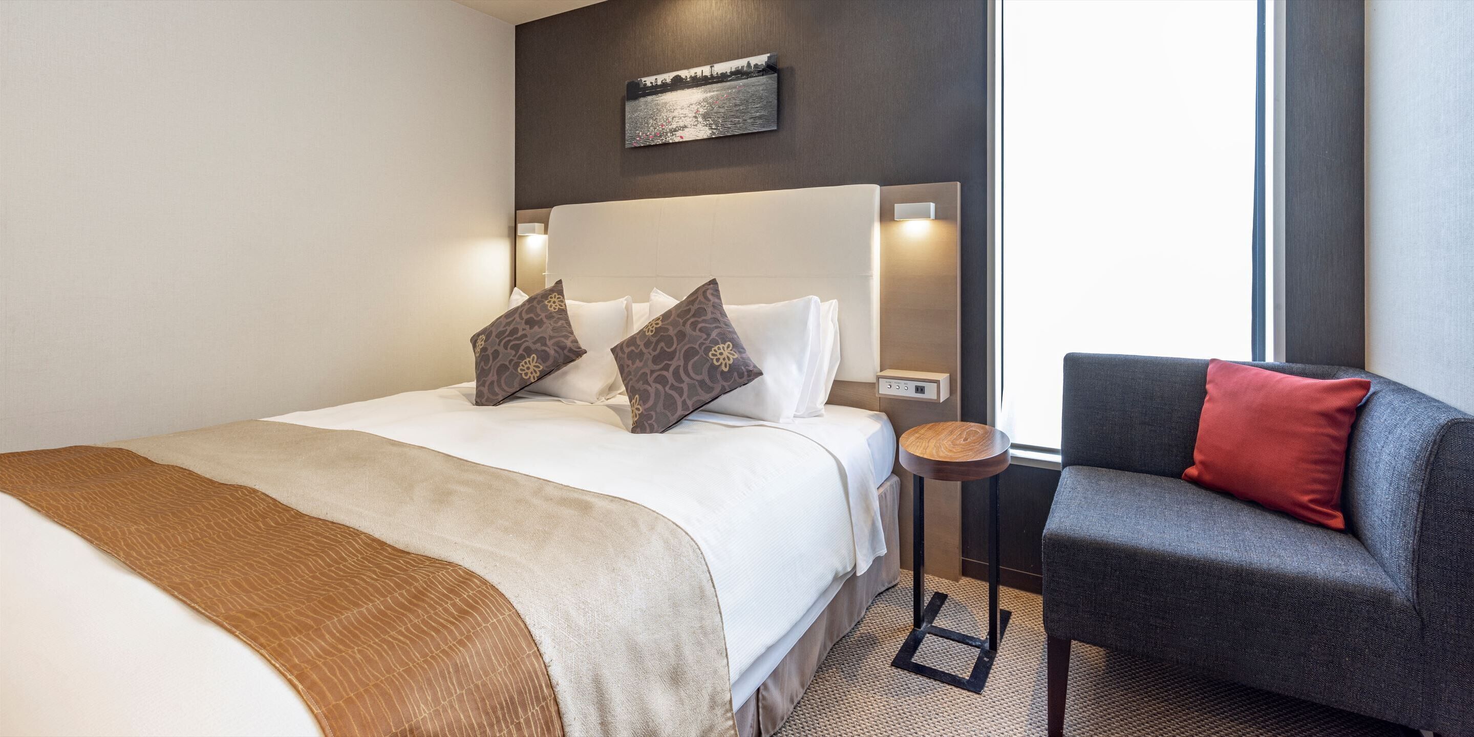 in-room safe, desk, blackout curtains, free wifi