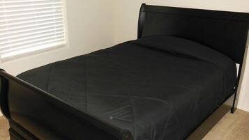 3 bedrooms, Egyptian cotton sheets, premium bedding, down duvets