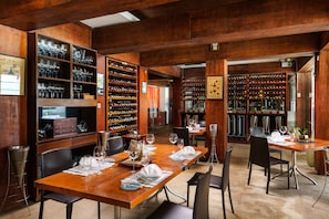 3 restaurants, breakfast, lunch, dinner served; international cuisine - The Fortress Resort & Spa Galle (Koggala)