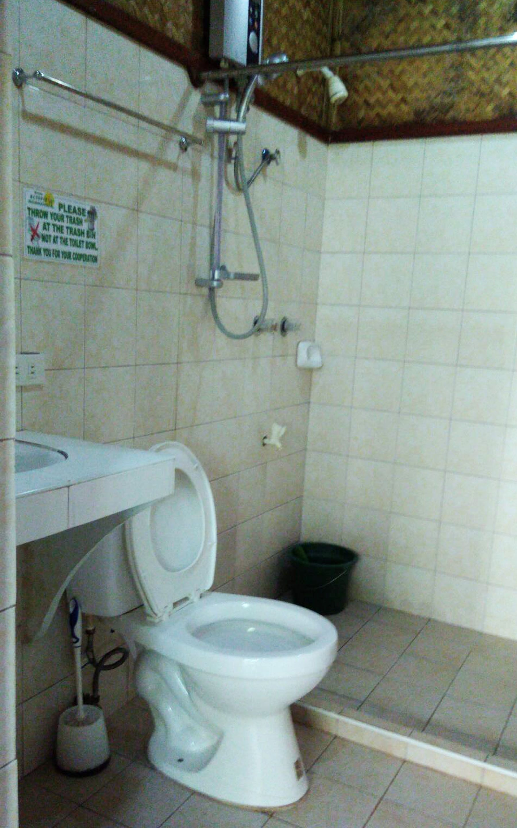 fan room | bathroom | shower, hair dryer, towels