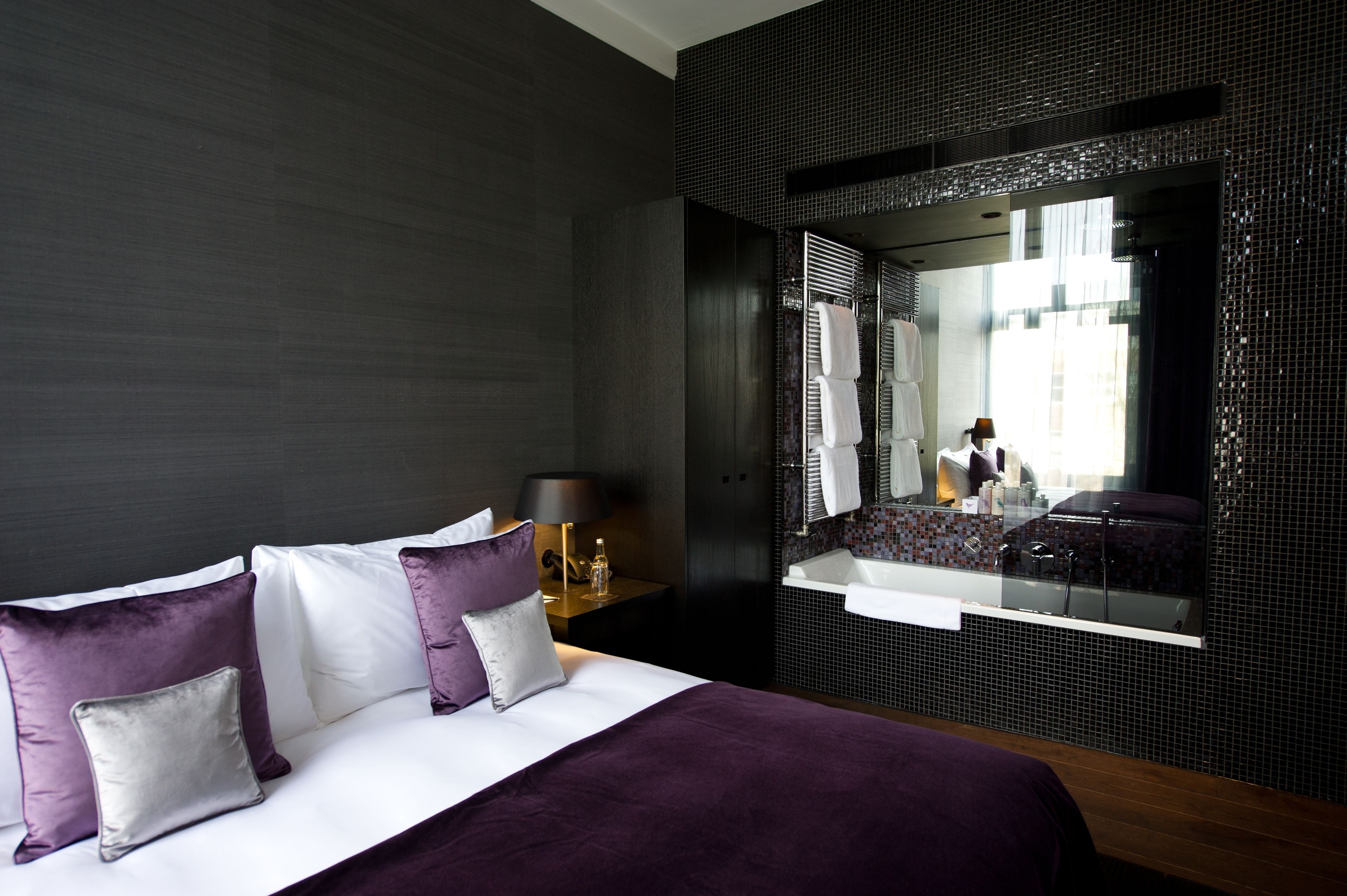 Bathtub besar