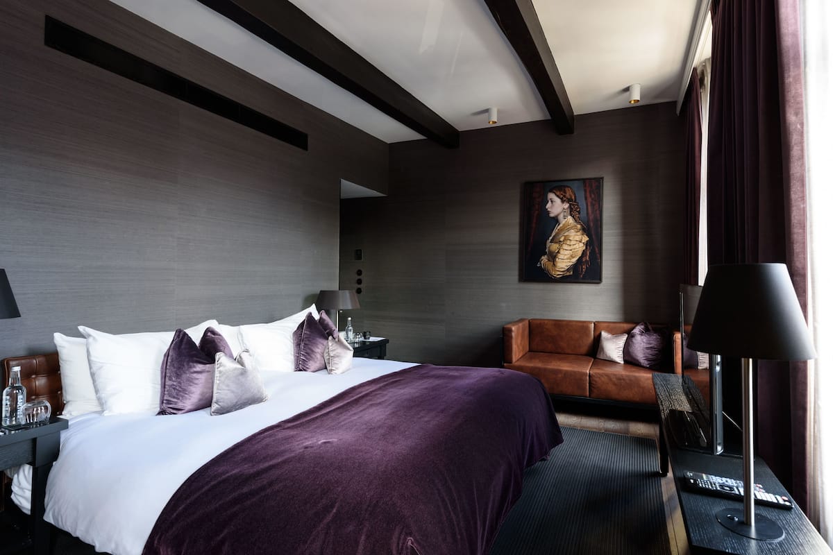 Superior Double Room | 1 bedroom, minibar, in-room safe, desk