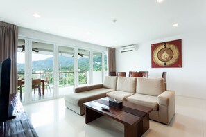 华丽公寓, 3 间卧室 | 起居区 | 液晶电视