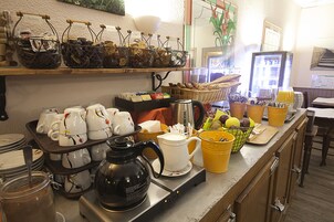 Daily buffet breakfast (EUR 9.50 per person)