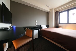 Premium Double Room, 1 Double Bed, Smoking (Room Size 15m² / Bed Size 140cm)