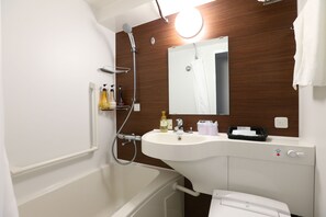 Tina con regadera, amenidades de baño gratuitas, secadora de cabello 