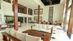 Ảnh chưa phân loại, 2 trong số 52 ảnh, nút