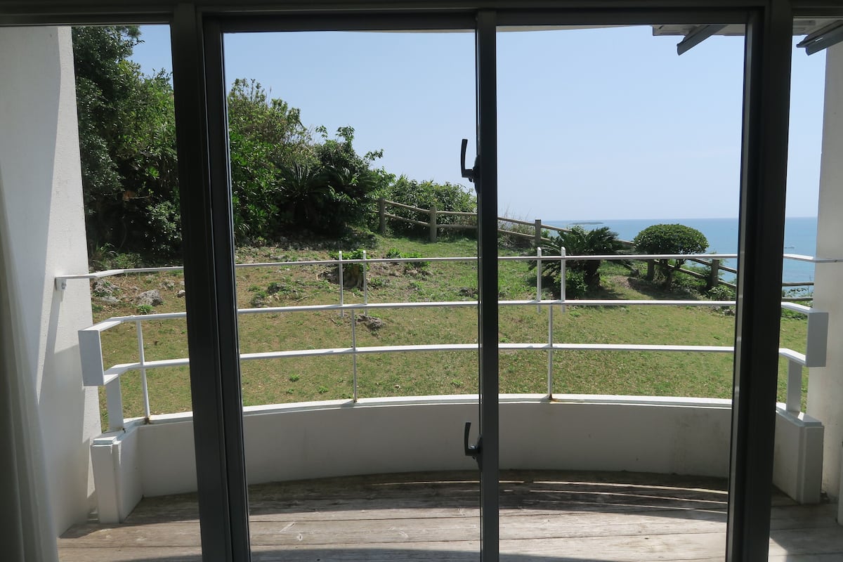 standard twin room, smoking | balcony view