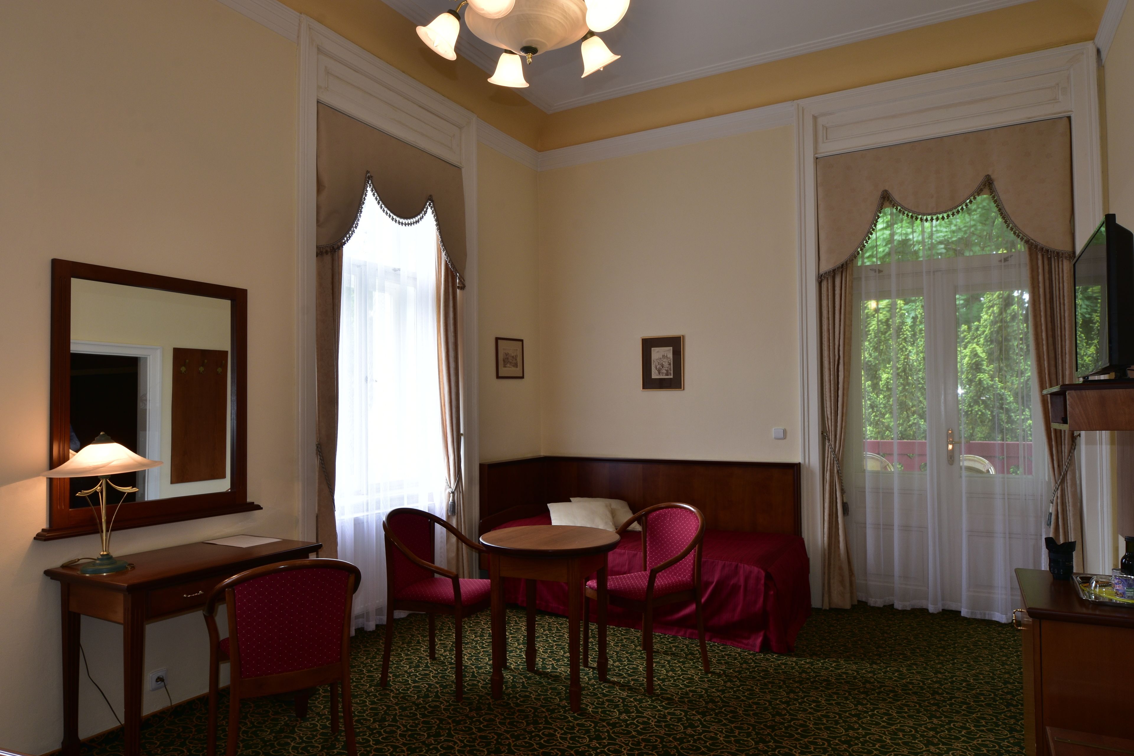 double room | minibar, in-room safe, desk, blackout curtains