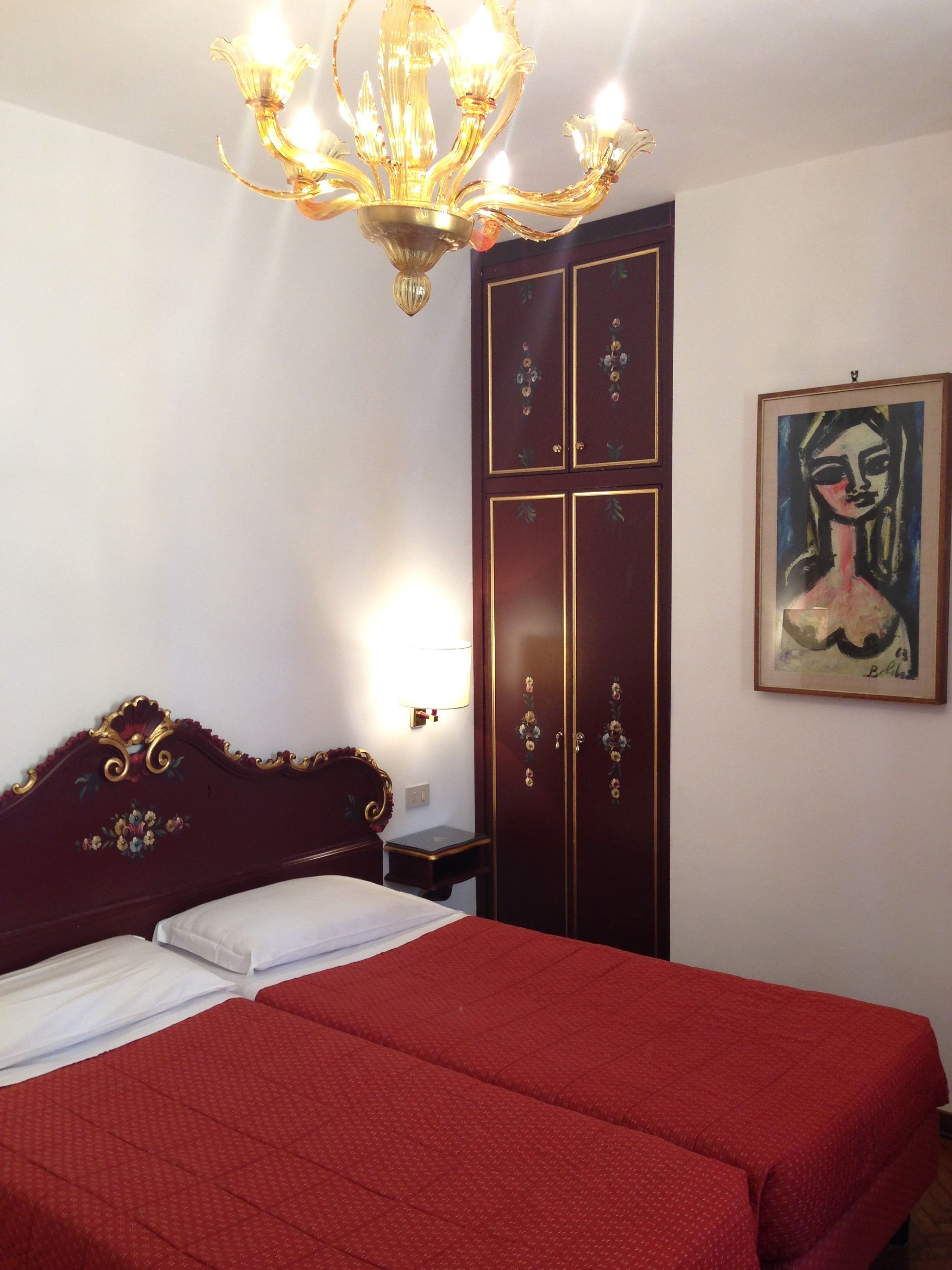 standard double room | in-room safe, cots/infant beds, free wifi, bed sheets